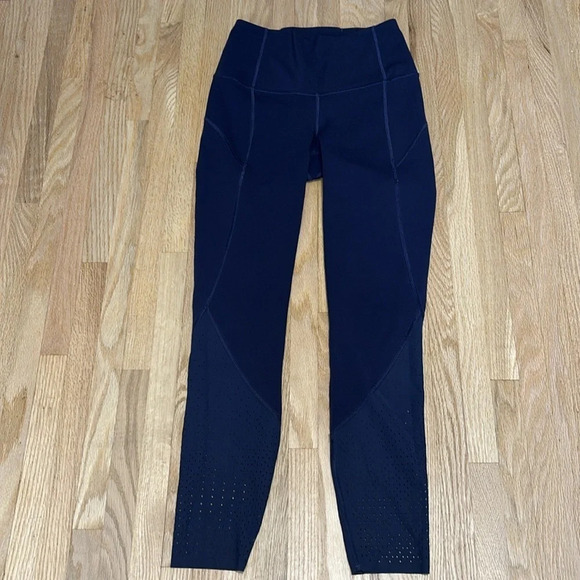 Lululemon | Anew Legging / Tight in Black Currant - Picture 7 of 13